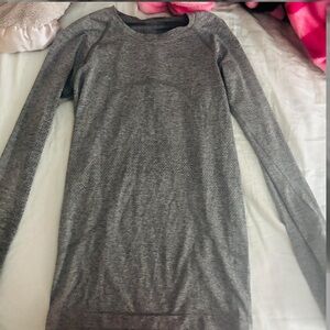 Lululemon grey long sleeve 2.0 swiftly tech